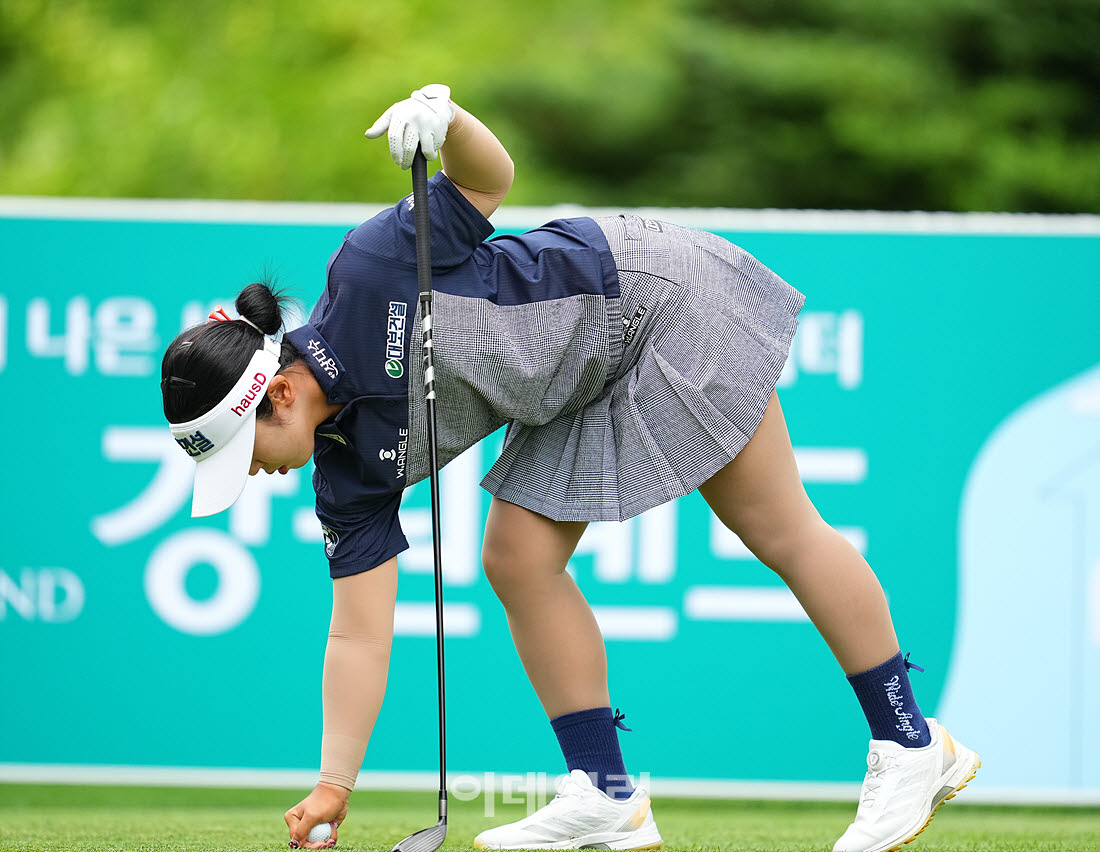 양효진,신중하게 놓는다                                                                                                                                                                            