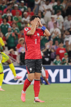 "진정한 축구 스타의 쓸쓸한 마무리였다" 손흥민, 월드컵 기대 이하 선수에 선정