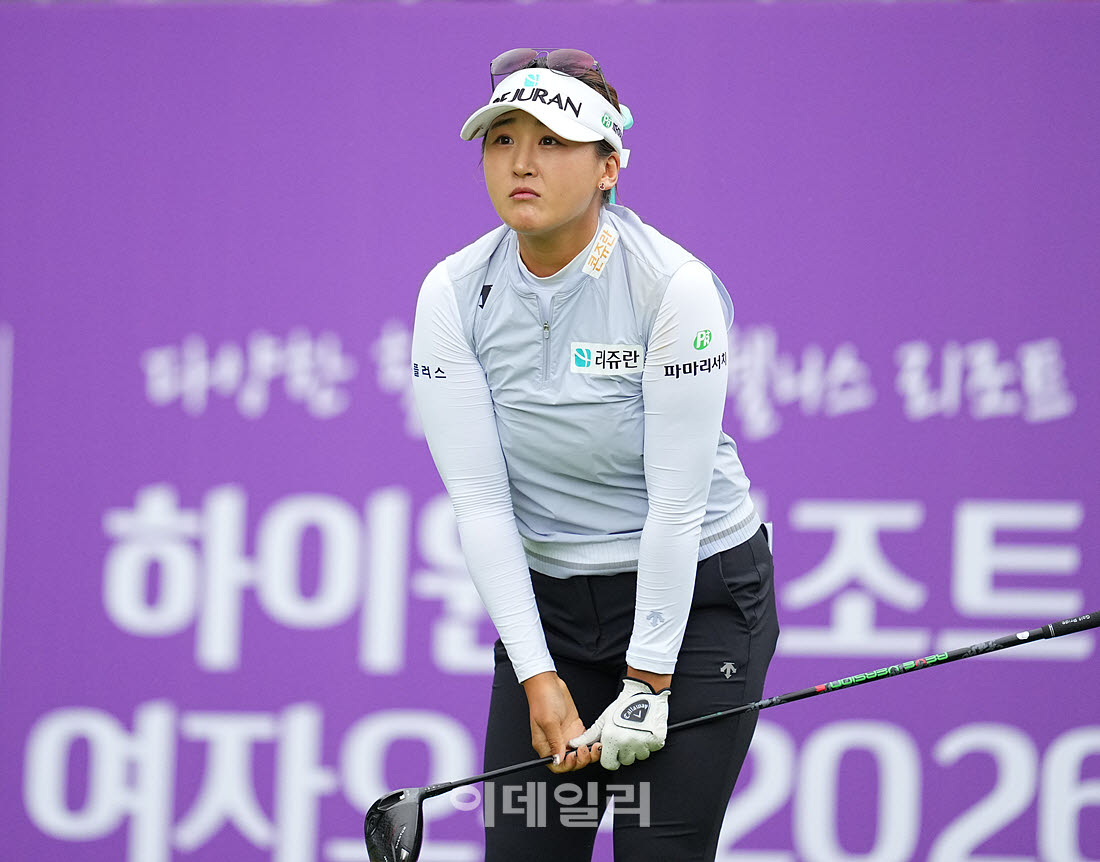 리슈잉,타구 방향 확인한다                                                                                                                                                                         