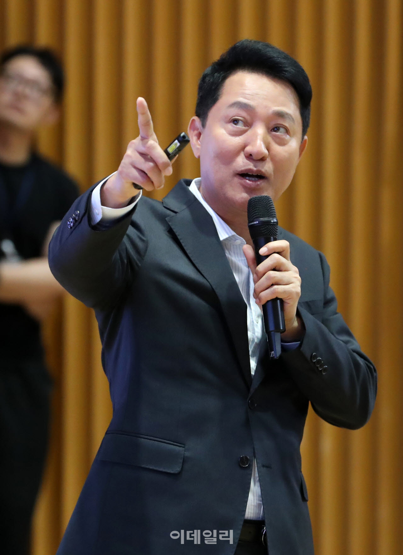  오세훈, "소상공인 상권 지원하겠다"                                                                                                                                                     