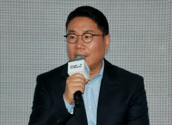 [포토]질의에 답하는 윤구 구글코리아 사장                                                                                                                                                                