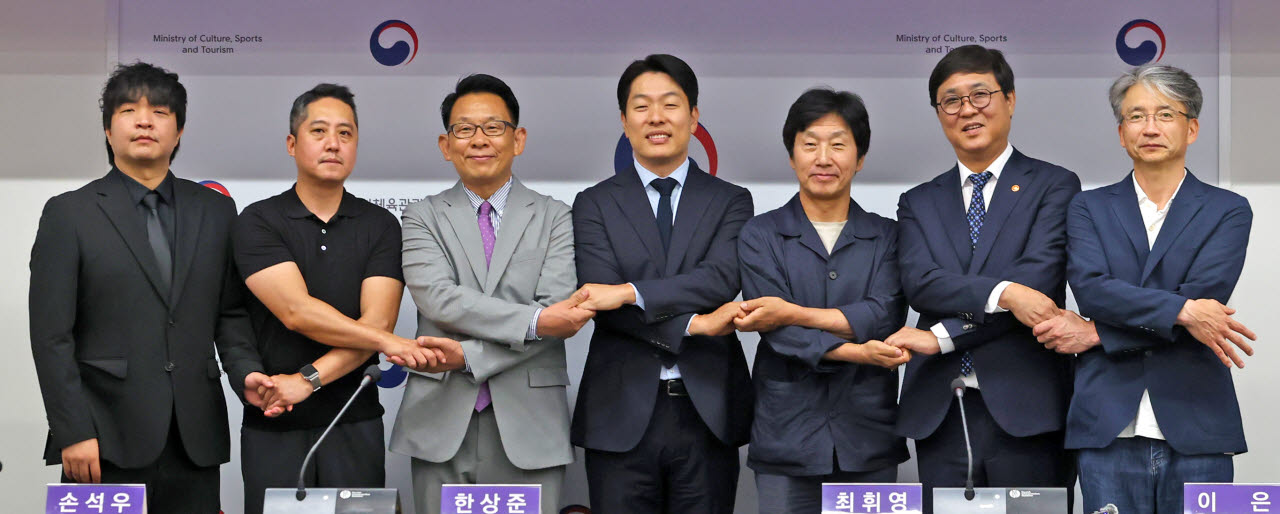 최휘영 장관 "출연료 상한 약속, 한국영화 다시 뛰게 만들 것"(종합)