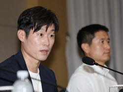 "박지성, 이영표가 뭘 알아" 서강일 논란 속 이천수 "5명 나와"