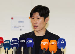 “박지성이 뭘 아느냐”...한국 축구, 개혁과 기득권 전쟁 시작됐다[이석무의 스바세]