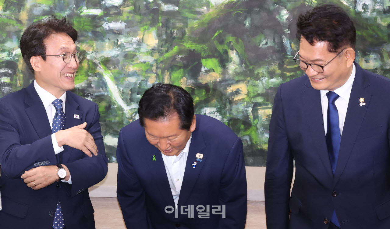 정청래, 김민석-송영길 사이에서~                                                                                                                                                                   