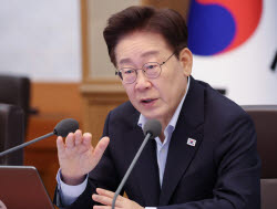 李 “AI발 'K자 양극화' 완화 총력”…재정·조세·금융 총동원 주문