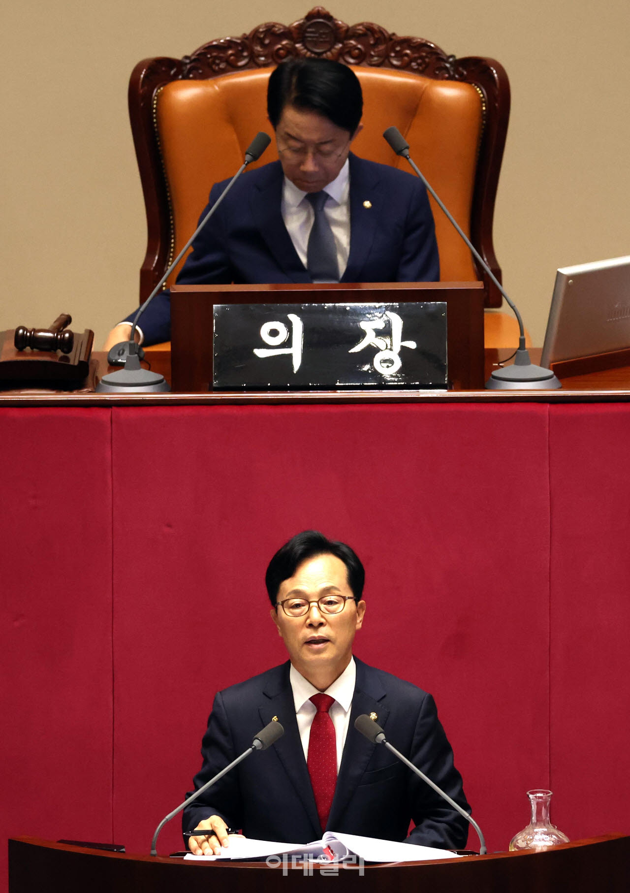 윤용근 의원, '종합특검연장법 반대 무제한 토론'                                                                                                                                          