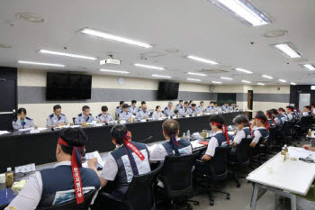 한국GM 노조, 휴가 전 막판 압박…21·22일 추가 4시간 부분파업