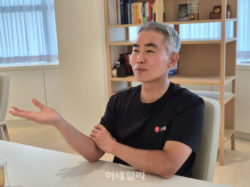 "10년 적자 원스토어 왜 샀냐고?  글로벌 게임 플랫폼의 마지막 퍼즐"