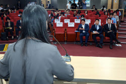 "檢 보완수사 없었다면"…국회에 선 돌려차기·스토킹 피해자들