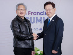 젠슨 황, SK와 5천억달러 파트너십 발표...삼성·현대차와도 협력
