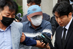 "10년 붙박이" 장윤기로 드러난 '향찰'…지방이 더 심했다
