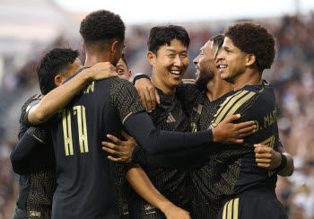 '손흥민 3경기 연속골' LAFC, 캔자스시티 대파하고 4연승 질주