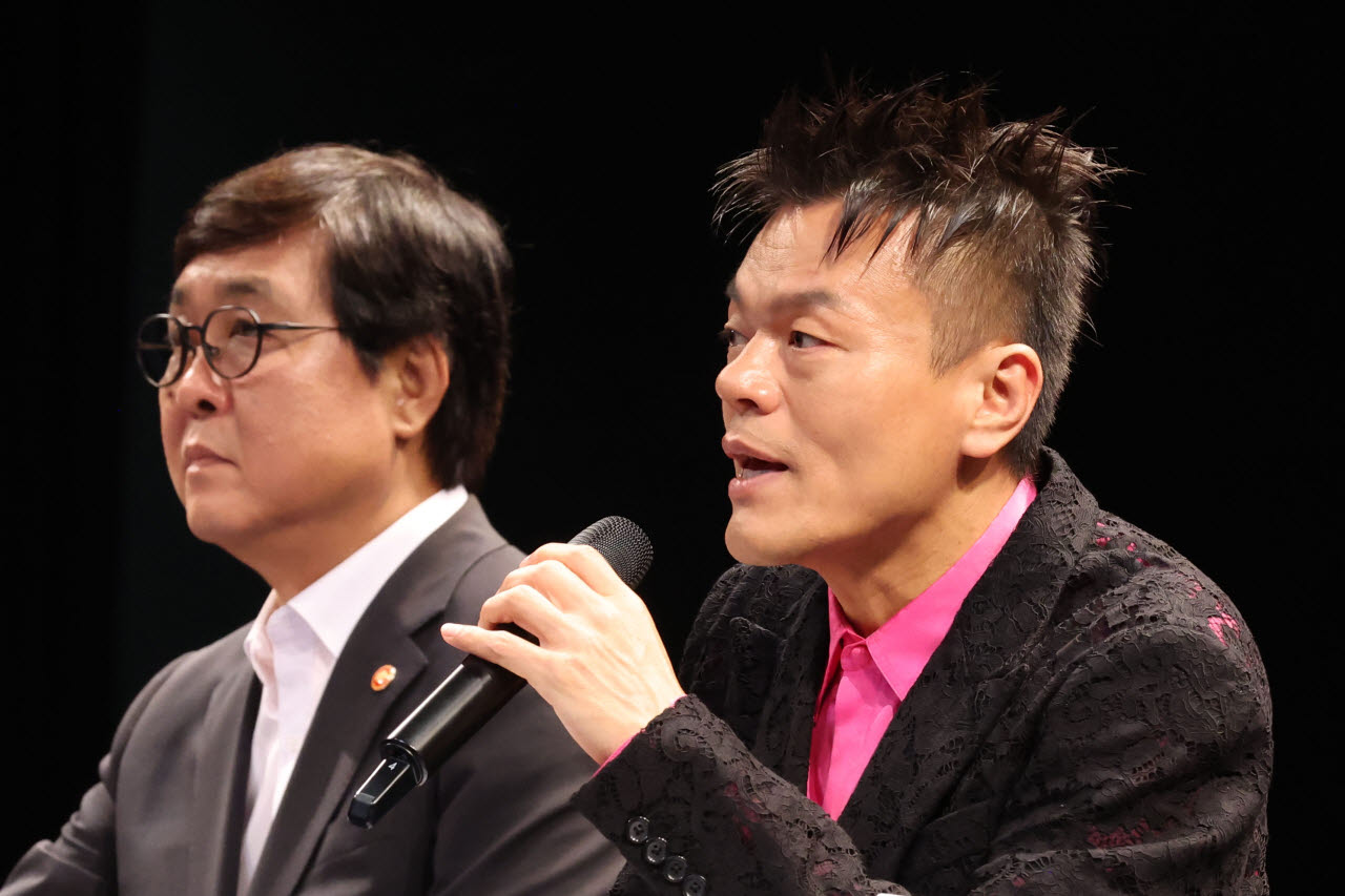 [포토]함께 참석한 최휘영-박진영 대중문화교류위원회 공동위원장