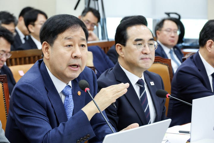 구윤철 “예정대로 내년 코인 과세 시행…필요하면 제도 보완”