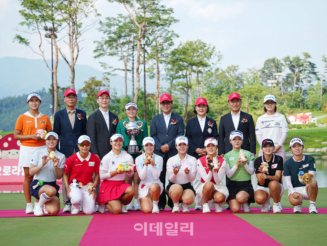 이다연,우승의 기쁨을 동료들과 함께                                                                                                                                                                