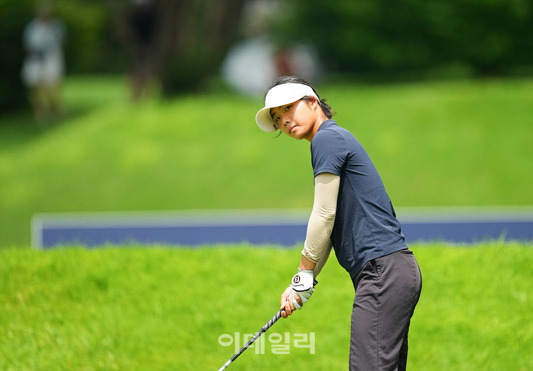 이지유,타깃 방향 본다                                                                                                                                                                             