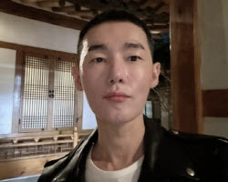 허지웅 "우리가 지지했던 인간들이 이 꼴 만들어…책임지자"