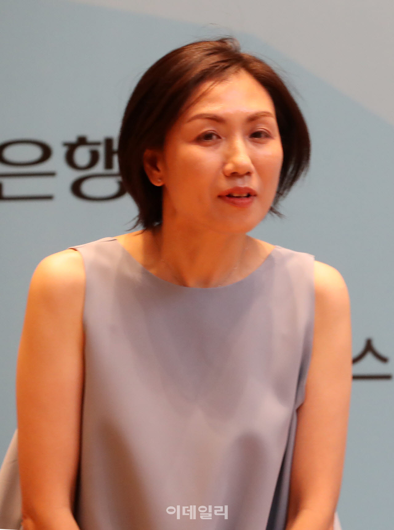  기자회견하는 김초희 감독                                                                                                                                                                         