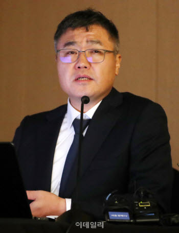 '호카 국내 유통' 조성환 전 대표 기자회견