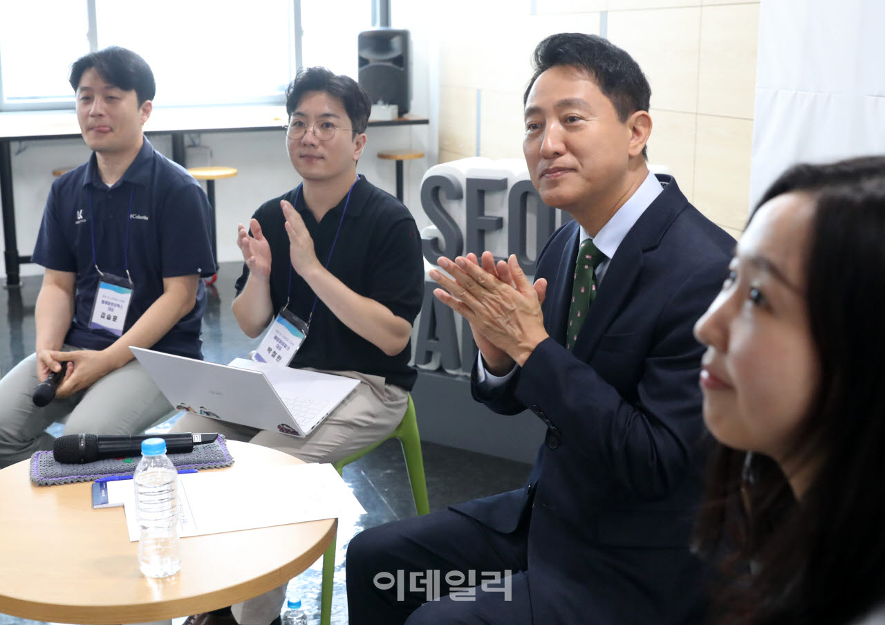  청년 AI 대표 만난 오세훈 서울시장                                                                                                                                                                