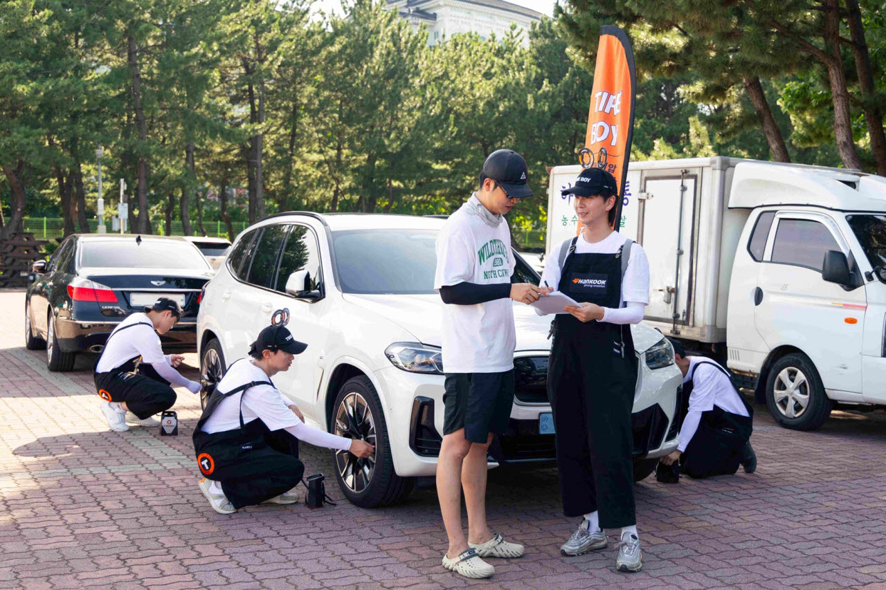 한국타이어, 망상해수욕장서 타이어 3040개 무상점검