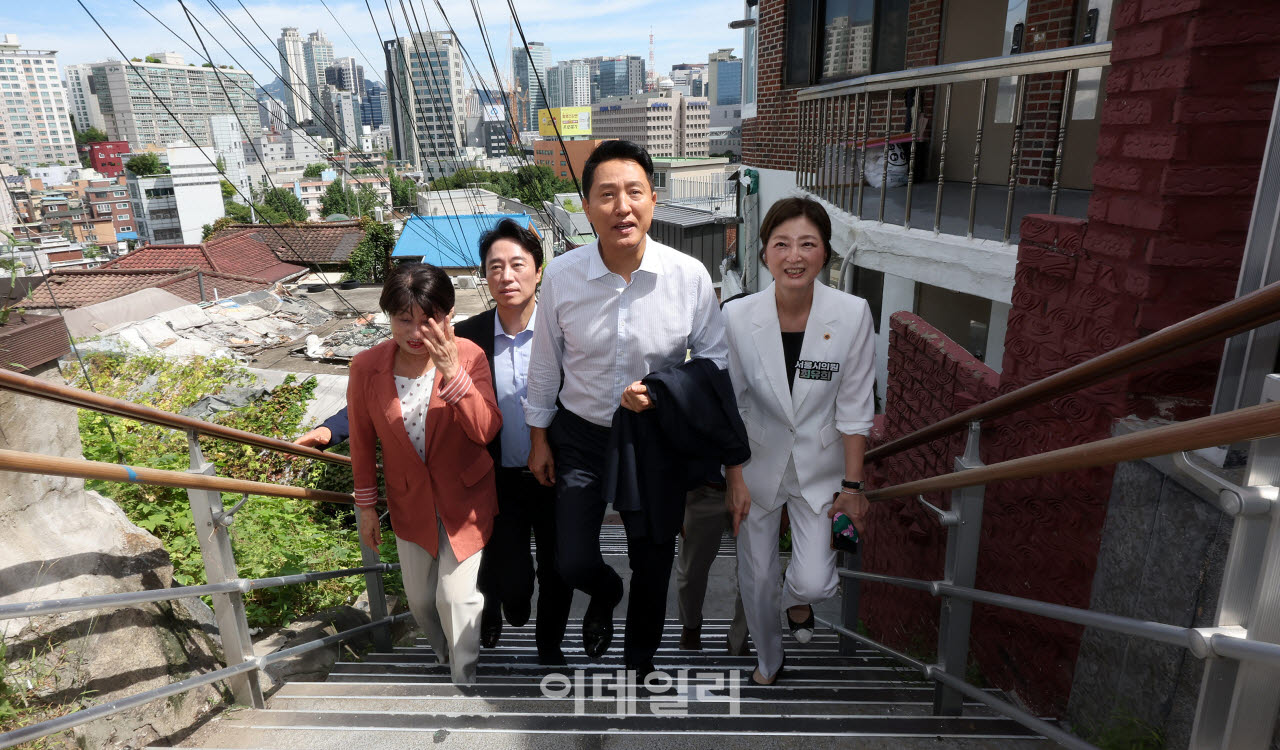  정비사업 현장 둘러보는 오세훈 서울시장                                                                                                                                                           