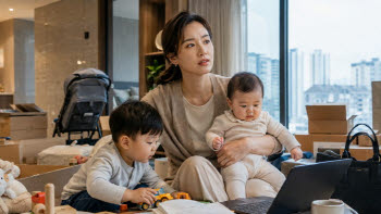 "육아, 커리어 다 꼬였다"…실거주 강화에 우는 맞벌이들