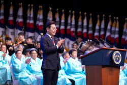 李대통령 광복절 경축사, 남북정상회담 언급 나올까 [이슈 현미경]