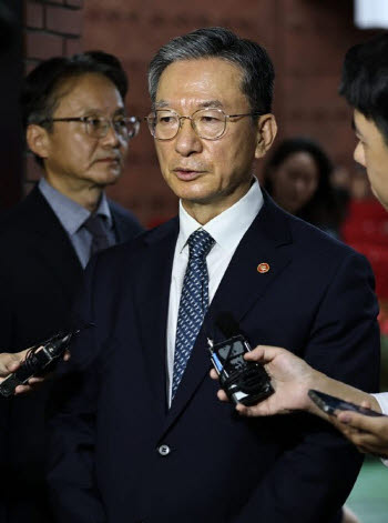 "수면장애로 직무 수행 어렵다" 사직서 낸 정성호…어떤 증상이길래