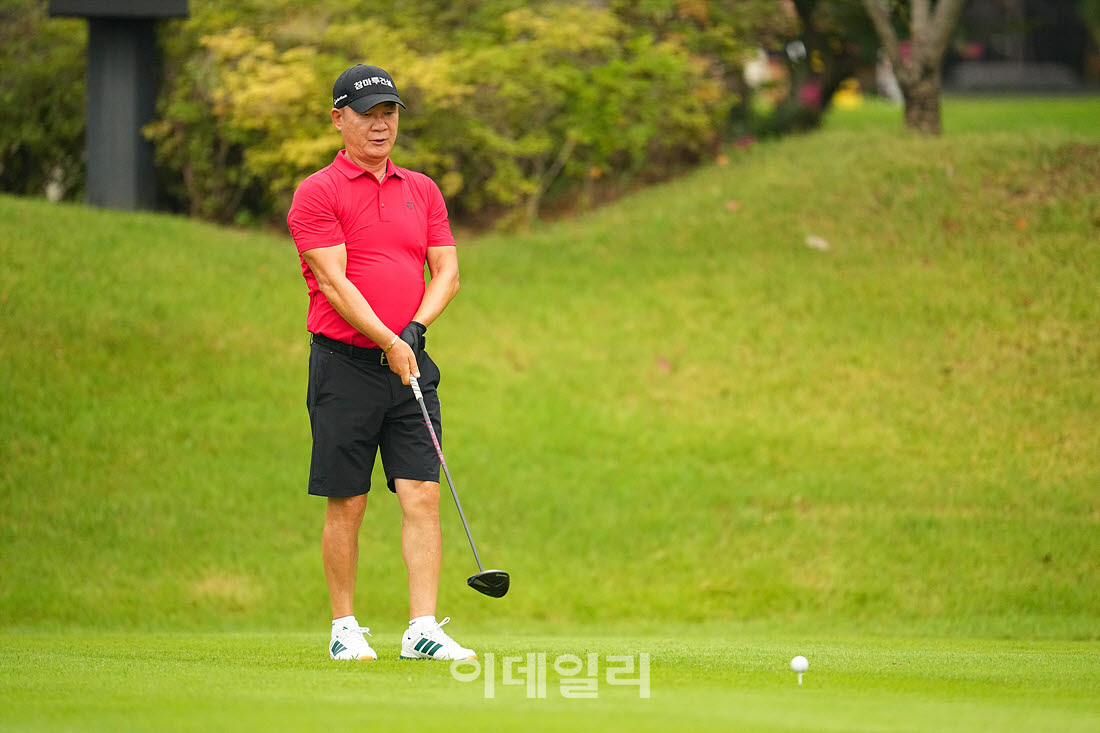 정환,첫 홀 차분히                                                                                                                                                                                 