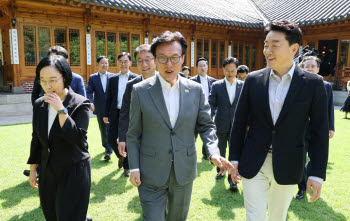 김민석 “주거 안정 핵심은 공급 확대... 가능한 수단·방법 총동원”