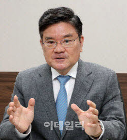 '비핵화 대신 핵동결'…트럼프·김정은 가을담판 가능성