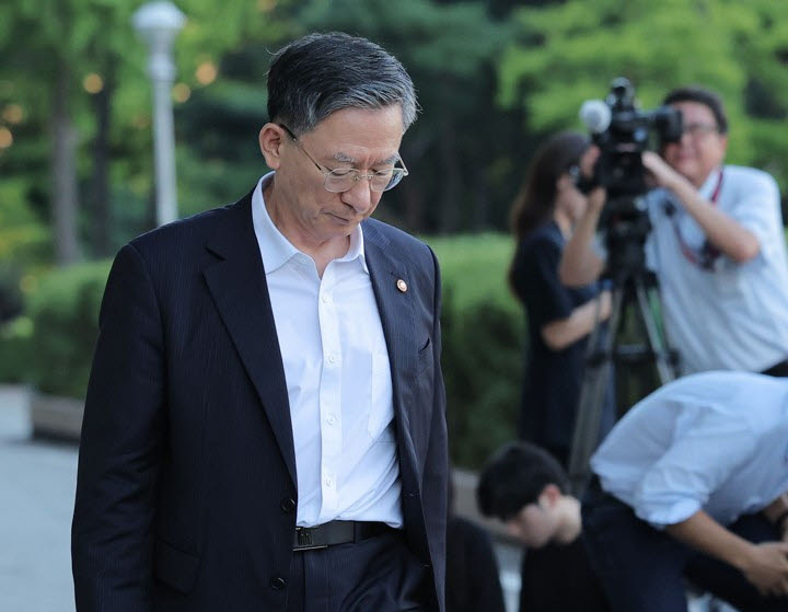 [단독]국회 돌아오는 정성호 전 법무, 재경위 위원 맡는다