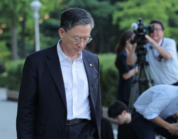 [단독]국회 돌아오는 정성호 전 법무, 재경위 위원 맡는다