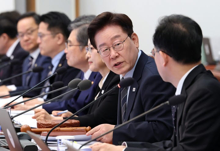 하루 차이로 1280만원 못 받는 아동수당…李 “1월생부터 주자”