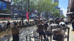 “두 시간 대기는 기본”…미국인도 오픈런 부른 치폴레[르포]