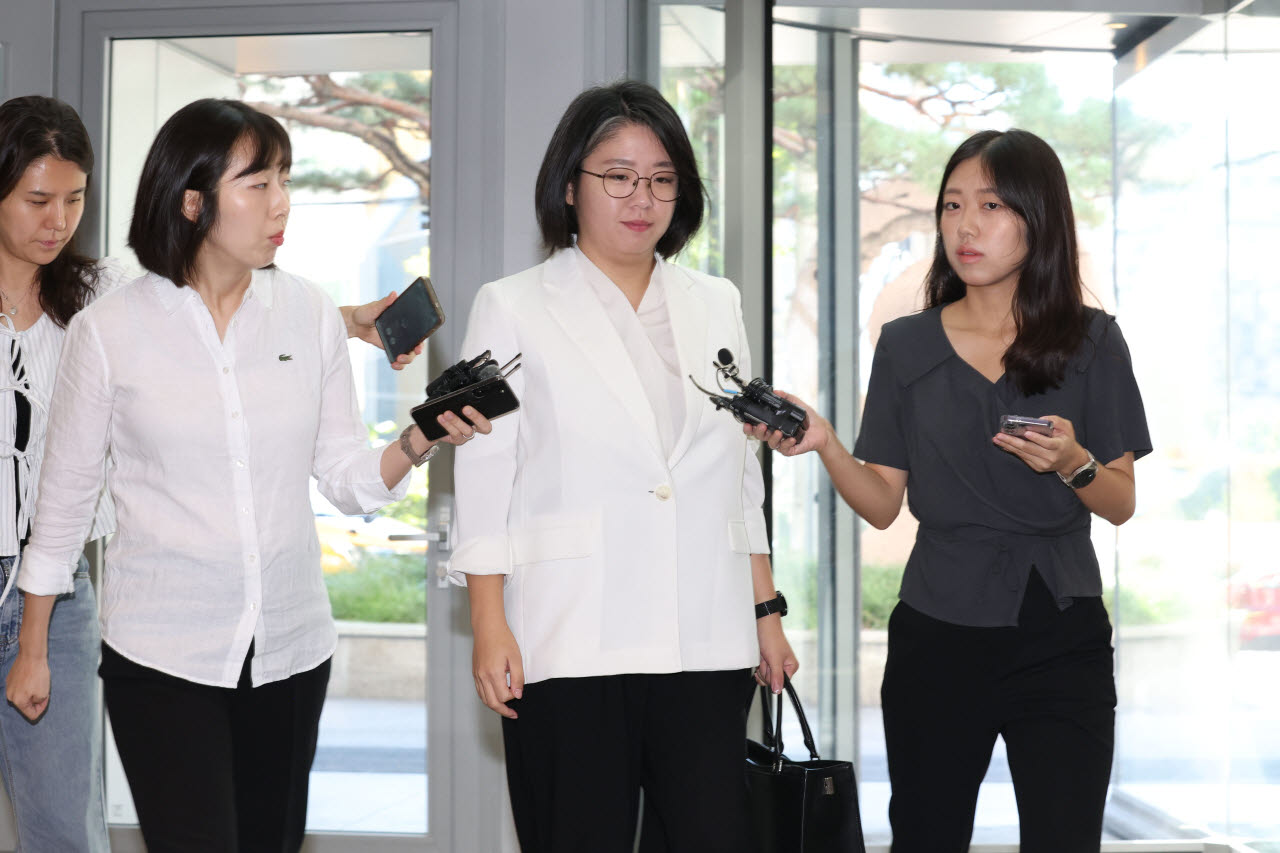 용혜인 장관 후보자, 입 다문채 출근                                                                                                                                                                