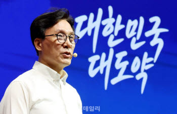 김민석 대표 "산업화-민주화 너머 품격사회로 가야"