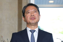 [포토]신약 청탁 관련 입장 표명하는 김승원 장관 후보자                                                                                                                                                   