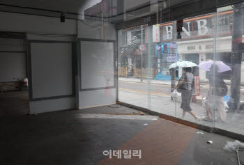 [단독]보증기관이 대신 갚아준 돈만 '하루 50억'…부채 늪 빠진 소상공인