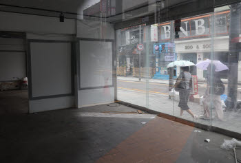 반도체 호황 열매, 기업만 따 먹었다…가계소득은 찔끔