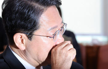 "흉측한 얼굴" "악마다"…김승원 청문회 시작부터 고성