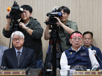 서울버스 노사,  막판까지 평행선…지노위 "9시30분까지 대안 가져오라"