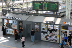 김밥·우동 '착한가격' 분식집 쫓겨났다…철도역사 임대료 폭탄