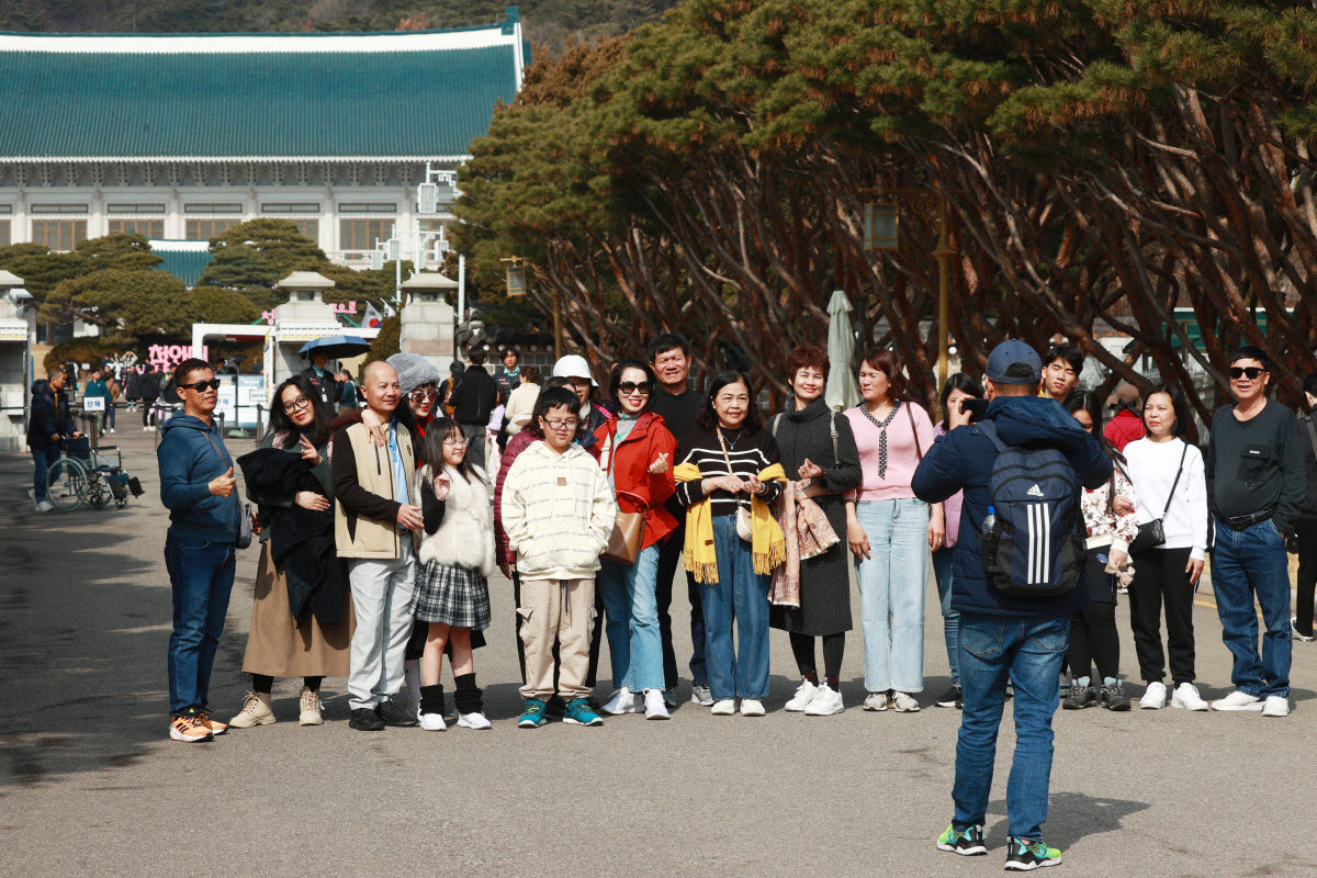 [단독]청와대 내년 다시 열린다…‘집무·경호·관람’ 공존 모델로