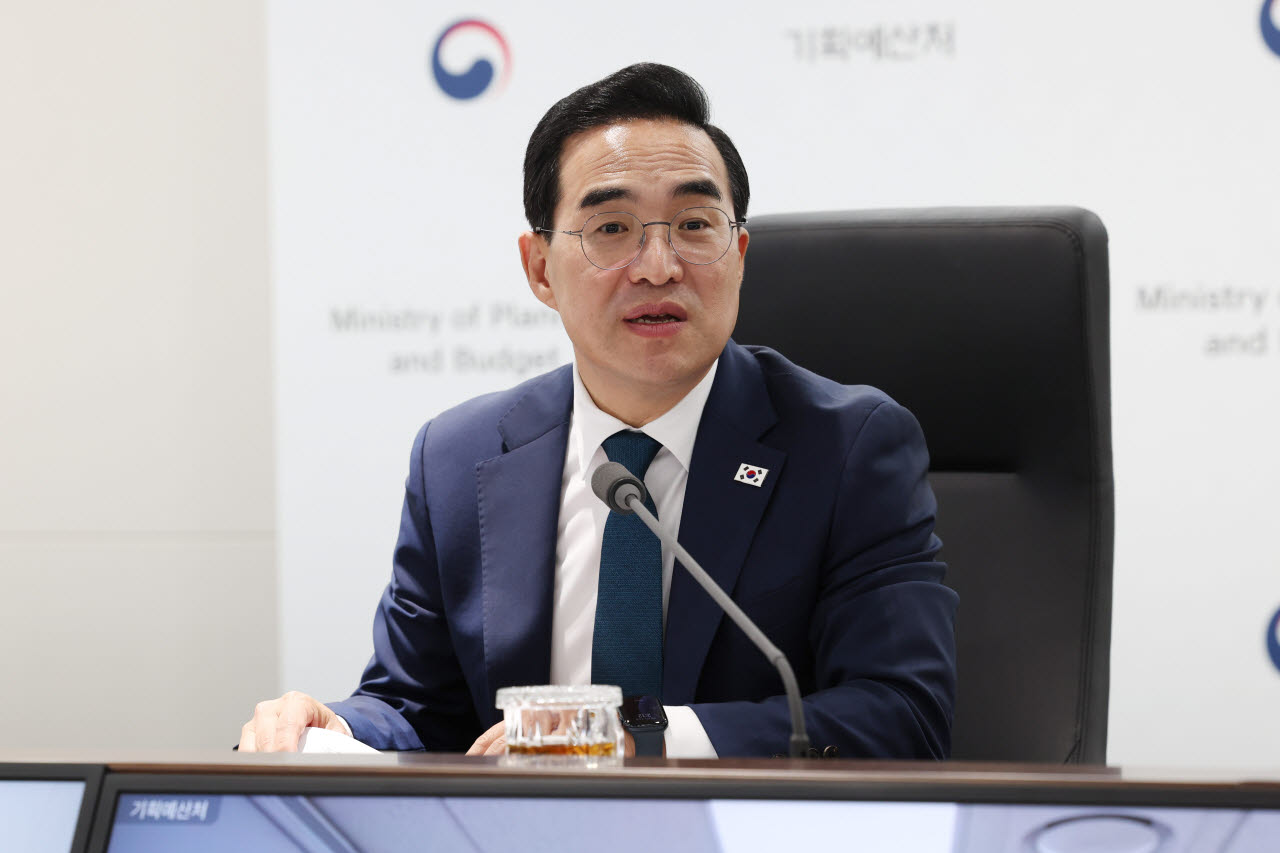 박홍근 기획처 장관 "K자형 양극화 타격 계층 챙겨야"