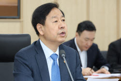 “긴장의 끈 놓지 않겠다”…유류세 인하 연장·고속道 ℓ당 100원↓