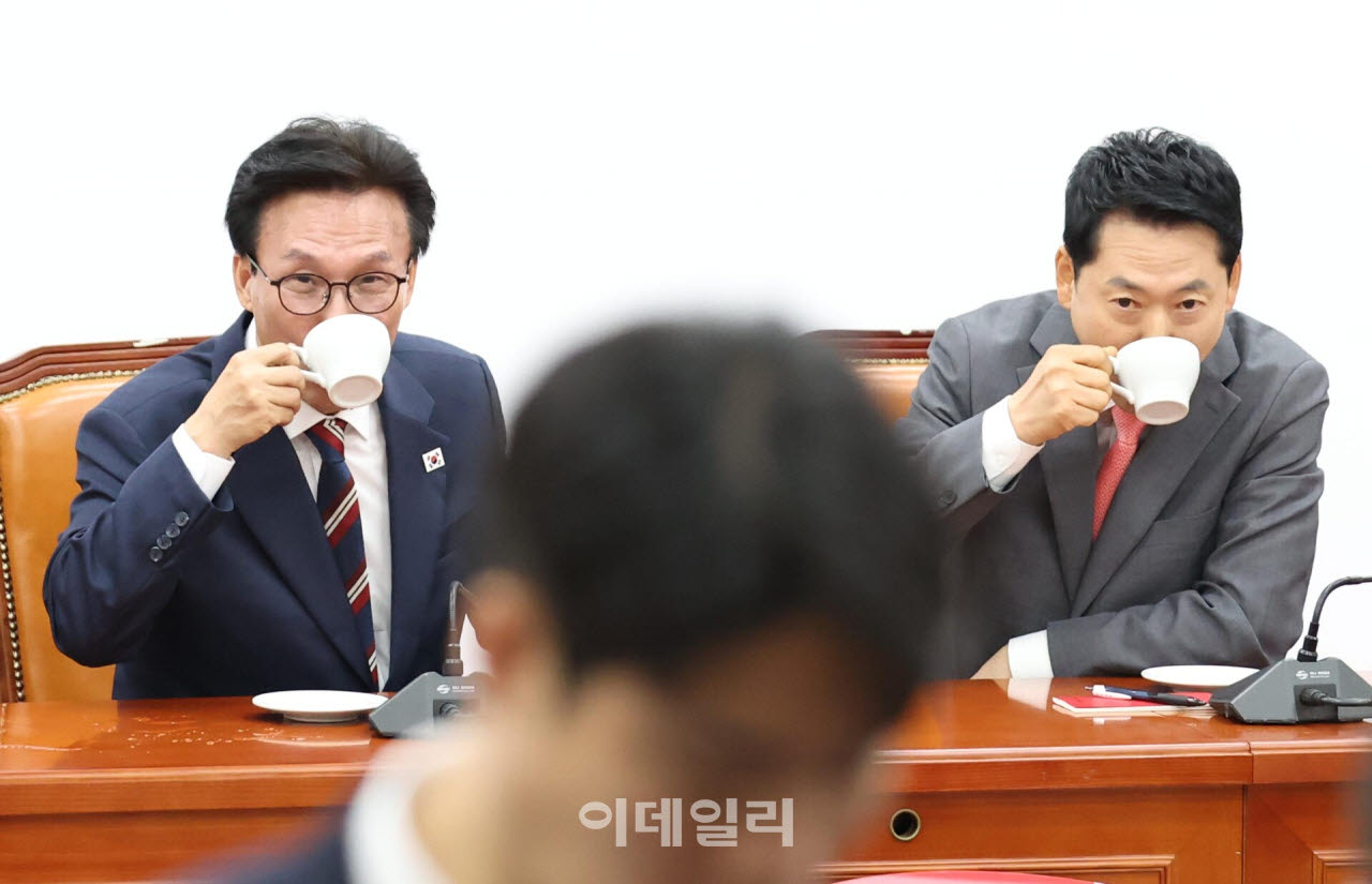 '야당의 시간' 웃지 못한 국힘…청문회 주간 뭉쳐서 살아난 민주당
