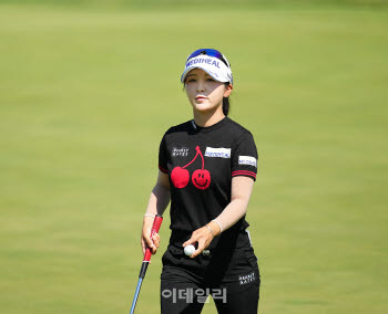 [골프IN화보] 이예원, 하나금융그룹 챔피언십 3라운드 경기 장면